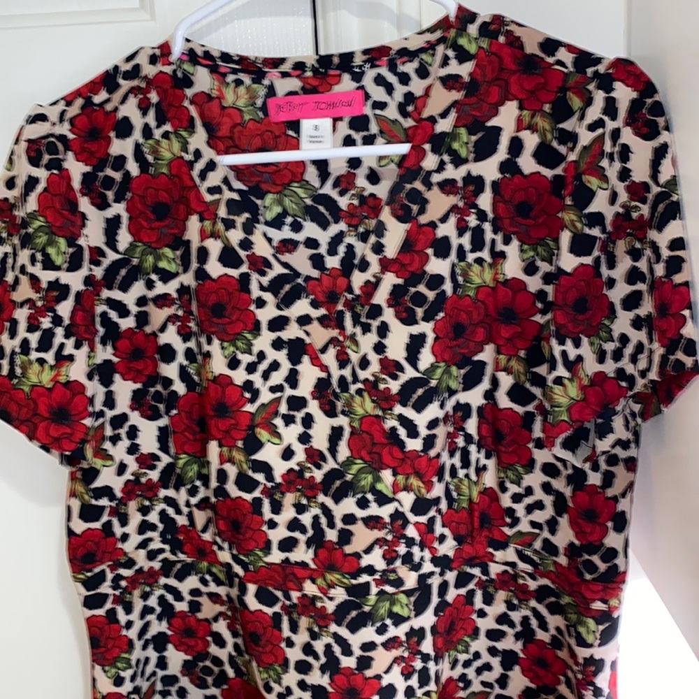 Betsey Johnson’s small women’s scrub top cheetah print with red roses
